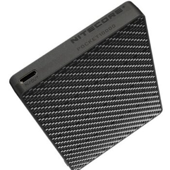 Akupank Nitecore Pocket 10000mAh, akupank sisseehitatud USB-C kaabliga.
