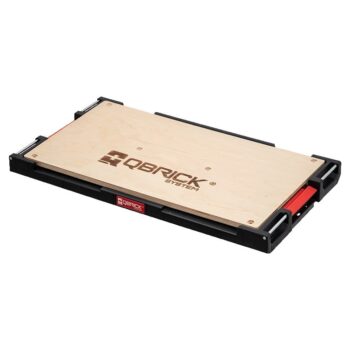 Qbrick system one multi adapter tööplatvormiga
