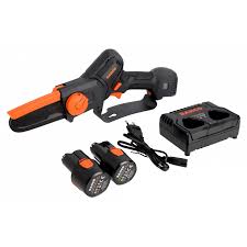 Akuga juhtmevaba kettsaag 300W, 10,8V, 1kg. Komplektis kaks 10.8V akut ja topeltlaadija.