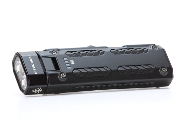 Nitecore EDC09 taskulamp – laetav USB-C, 1600 luumenit, 3 valgusvärvi, pööratav pea, roostevaba teras, IPX6